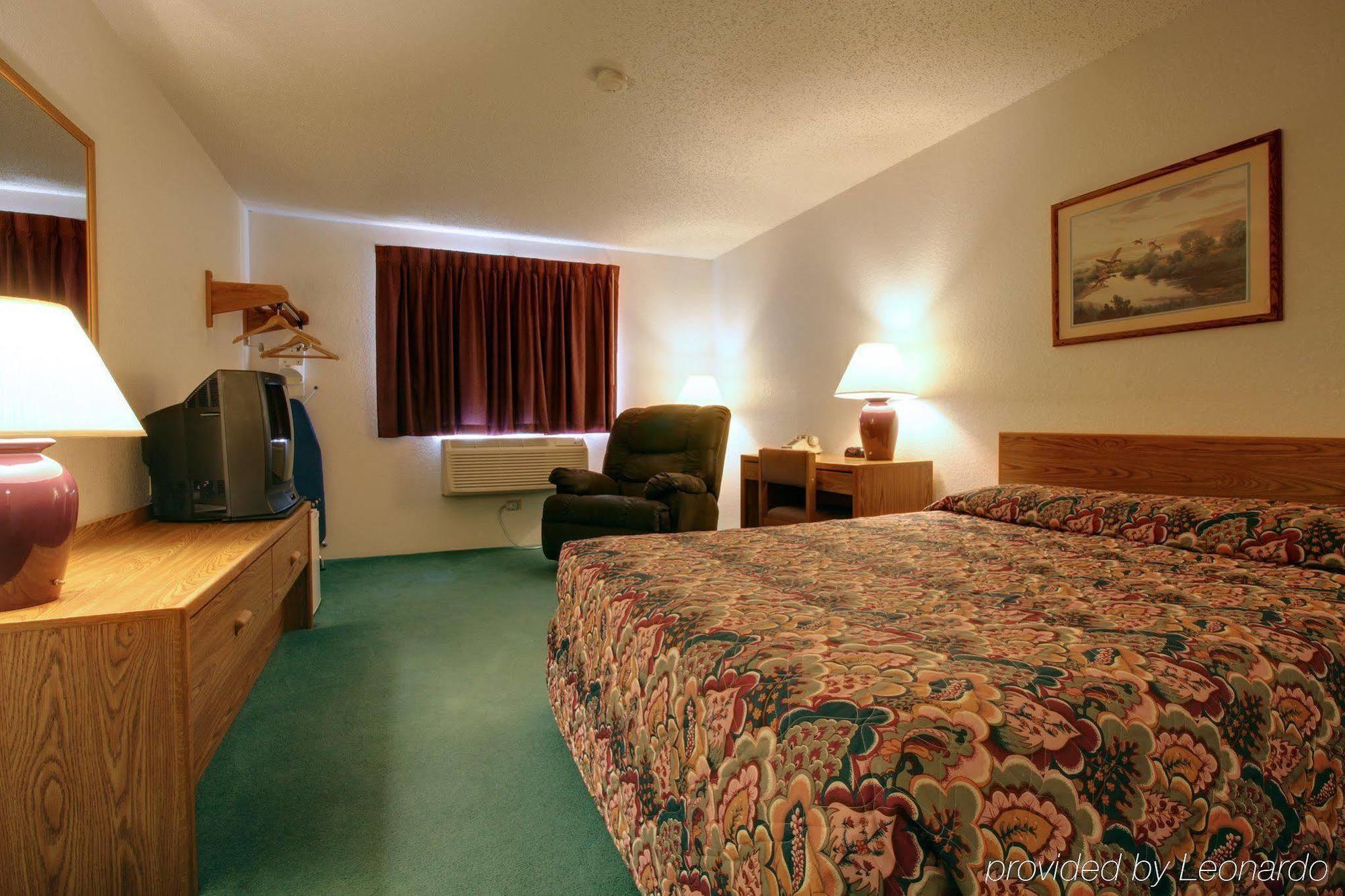 Americas Best Value Inn & Suites Cassville Roaring River Quarto foto