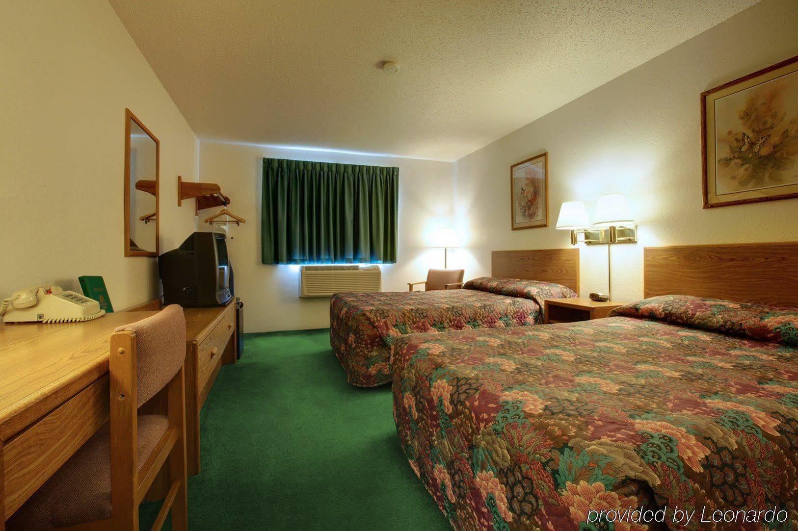 Americas Best Value Inn & Suites Cassville Roaring River Quarto foto